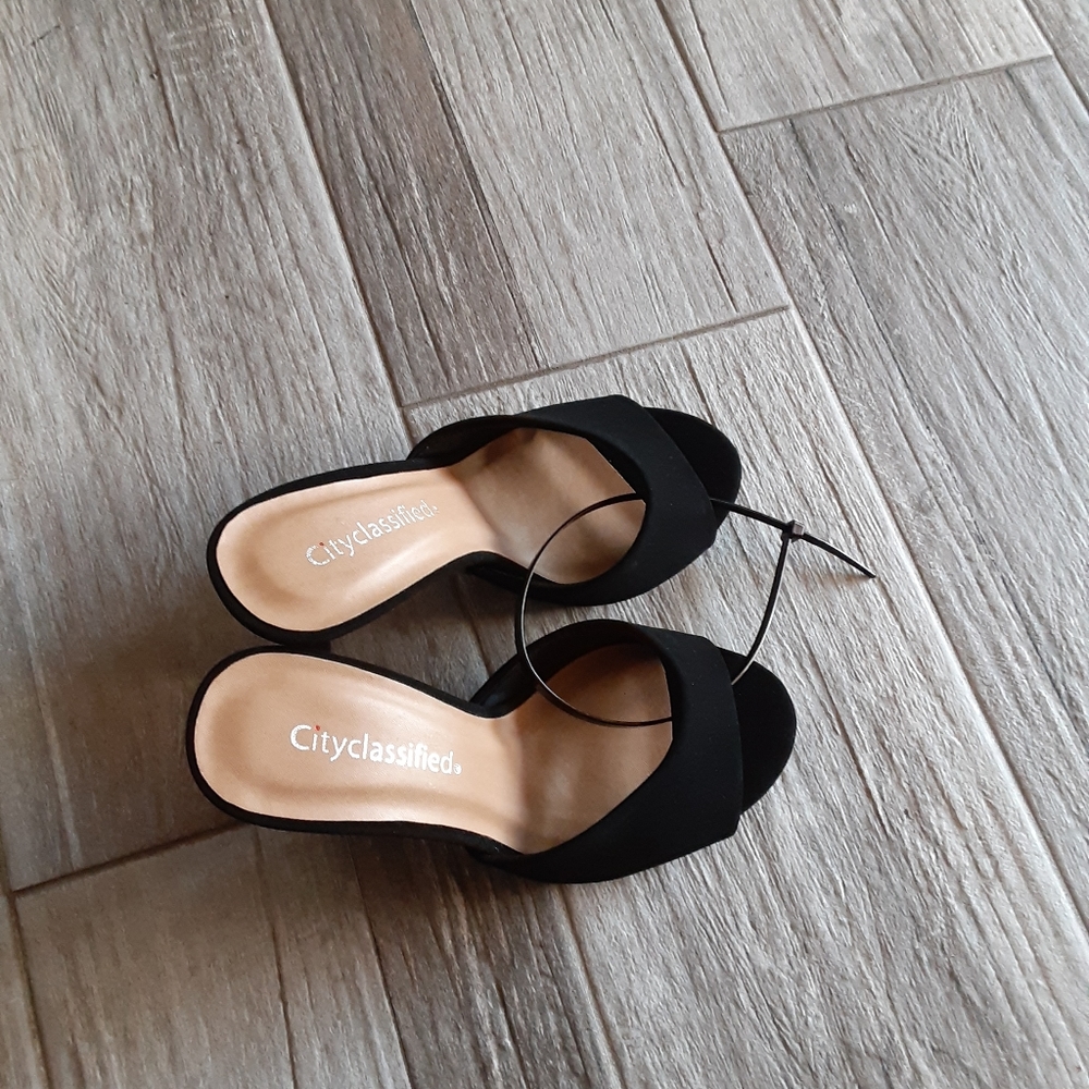 Ladies shoes